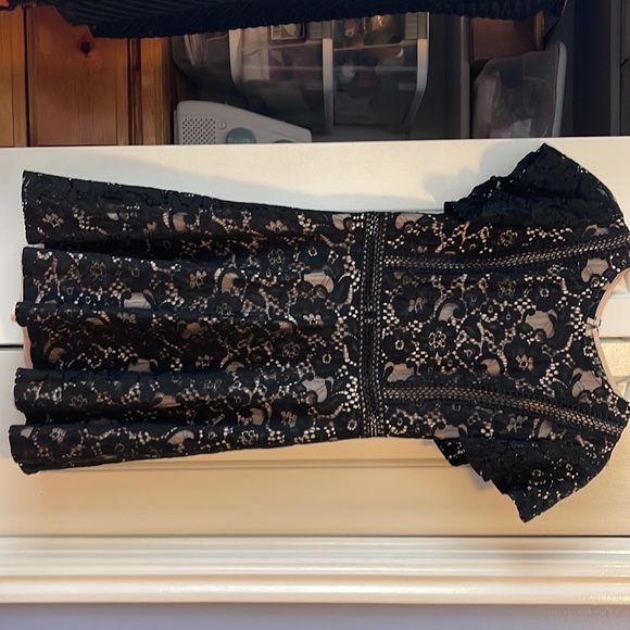 Size small, black lace with tan lining, worn once to a school dance - Picture 2 of 7